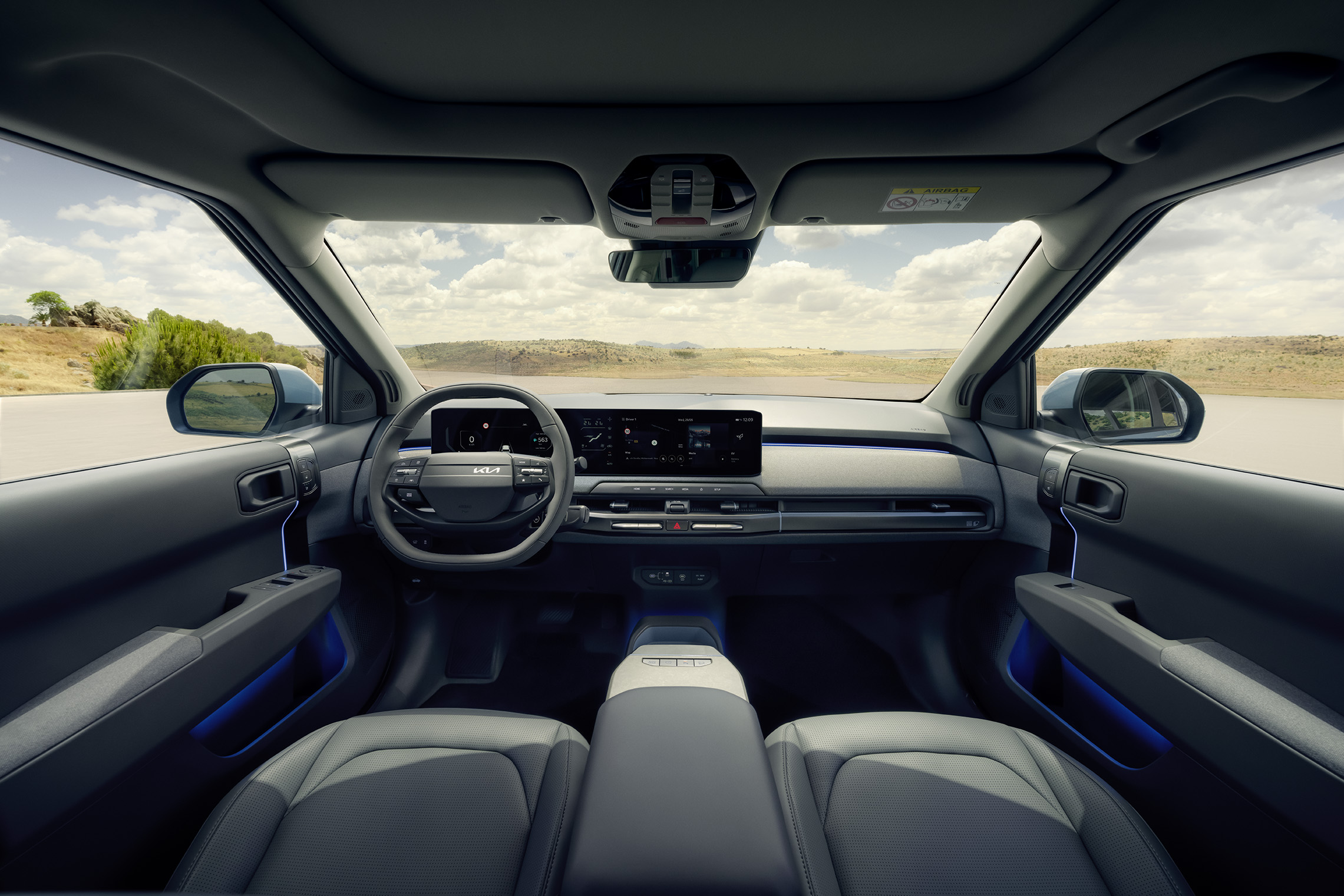 EV3_BL_MY25_Image_Beauty_Interior_FullDashboard_RGB_72dpi